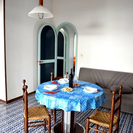 Nami For Six Guests With Outdoor Space